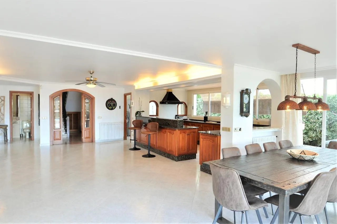 Hermosa Casa De Vacaciones Ca Na Malen La Cabaneta
